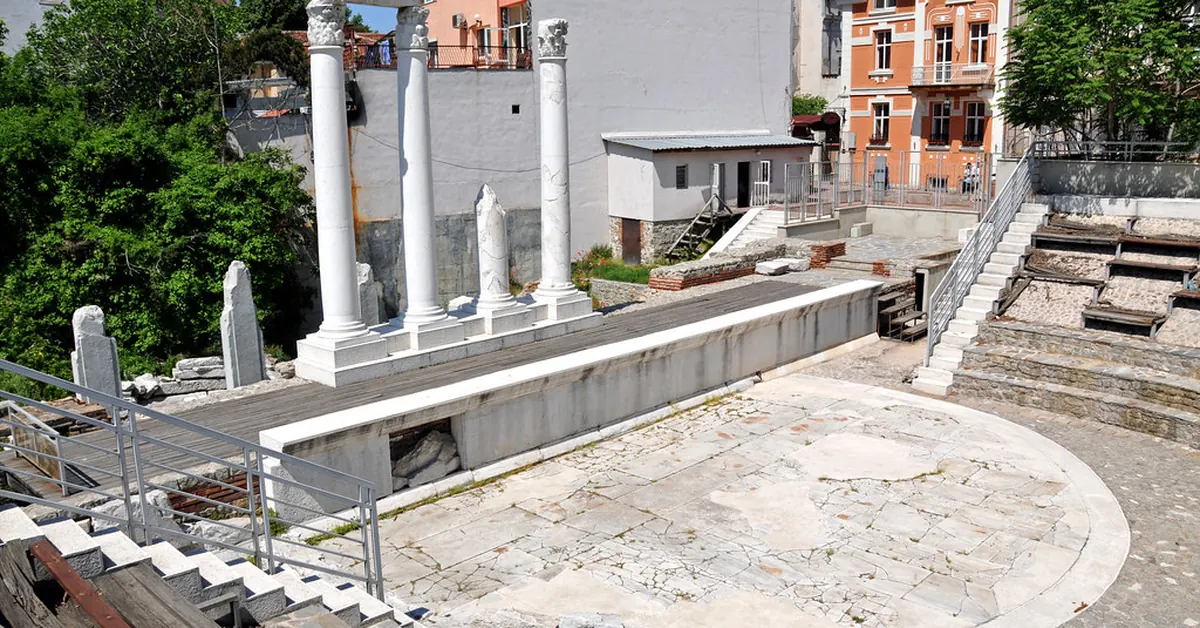 Romans w erotyce: jak budować emocje i napięcie